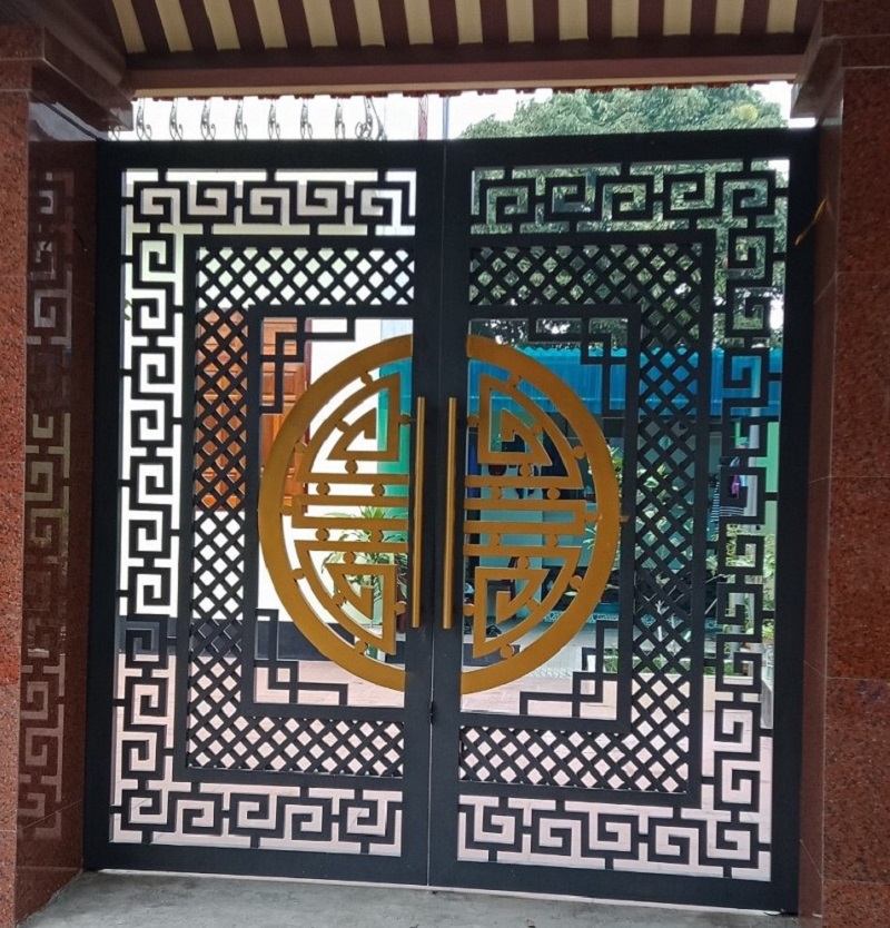 Cửa sắt 2 cánh họa tiết hoa văn