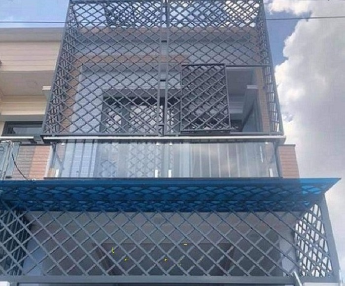 chuồng cọp ban công