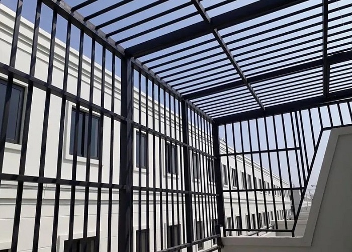 Chuồng cọp sân thượng